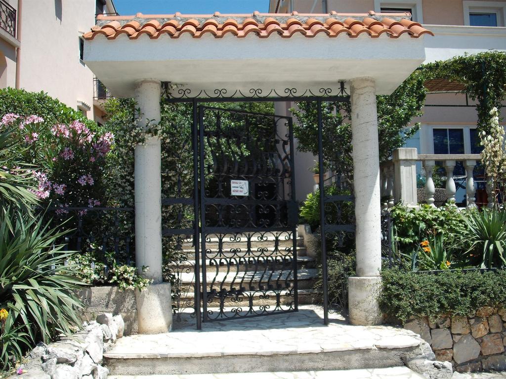 Apartments Velic Crikvenica Exterior photo